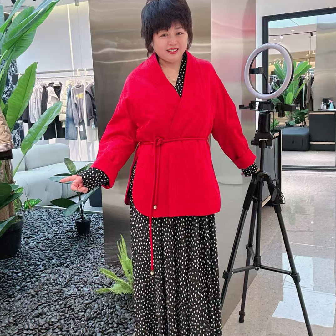 艾迪儿26春新款新中式复古宽松系带夹棉上衣50014