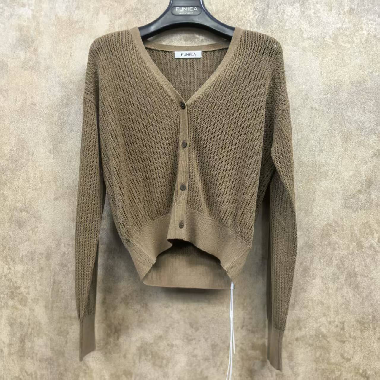 090006 绿咖色针织上衣 FNY 25新款