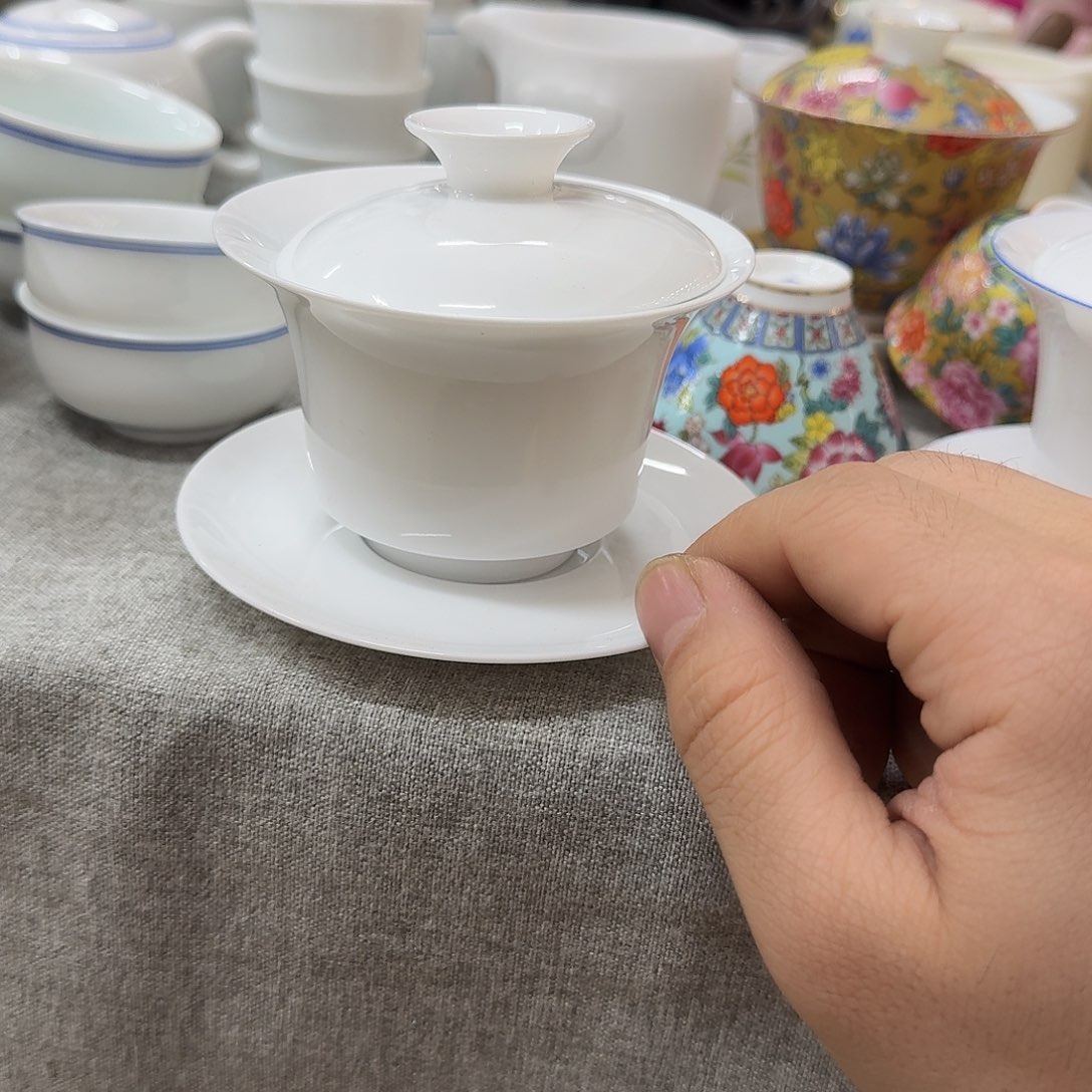 陶杯子微瑕马蹄盖碗一个白陶瓷