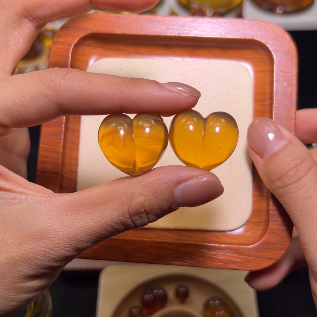 未镶嵌琥珀手镯好*屁桃耳坠