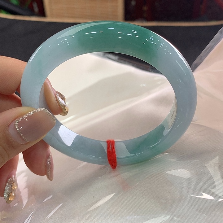 翡翠手镯未镶嵌天然缅甸翡翠手镯