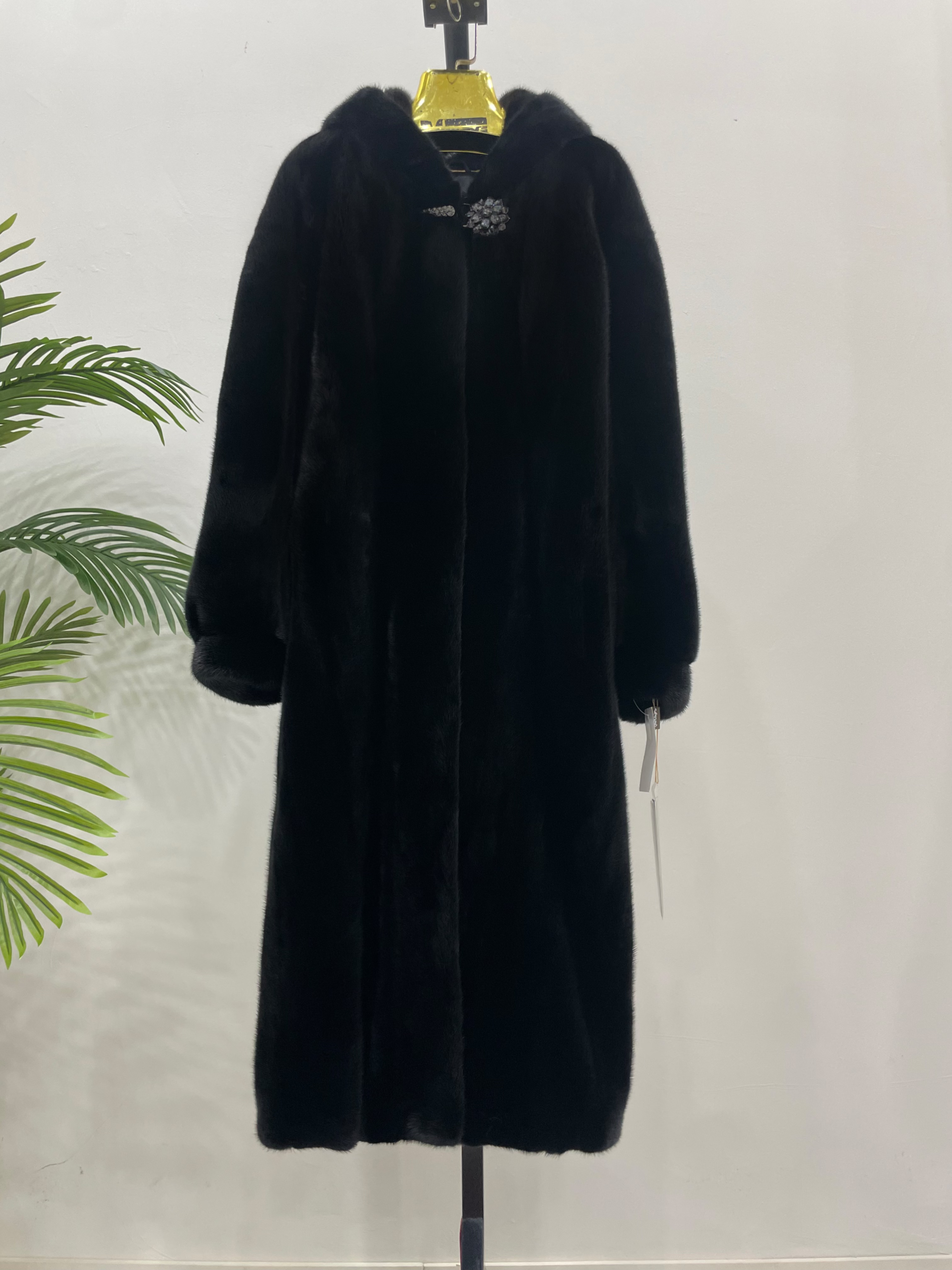 黑色连帽长款直身简约时尚百搭女士貂皮外套