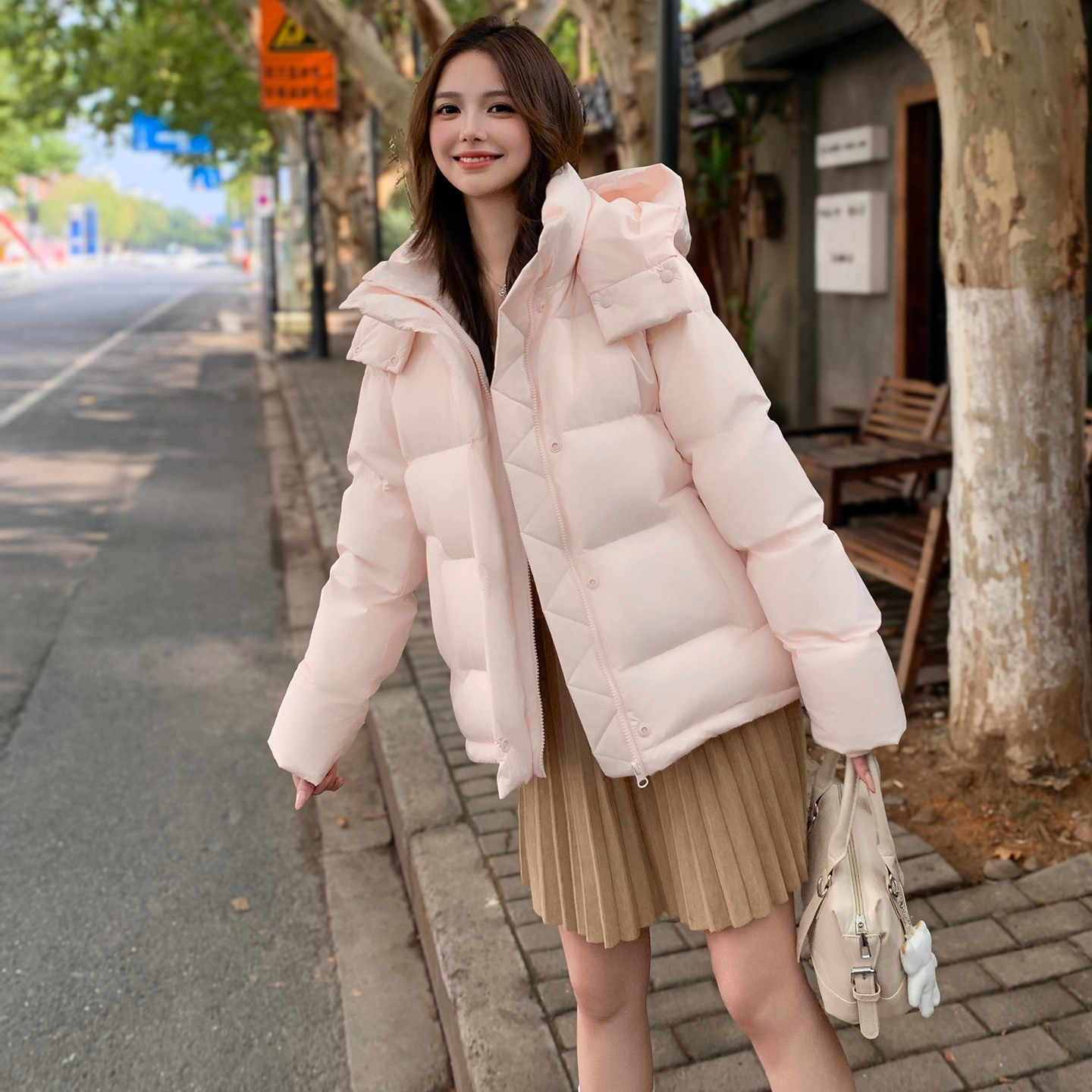 粉色羽绒服女短款连帽lu系五格小个子加厚2025冬新款韩版三防外套