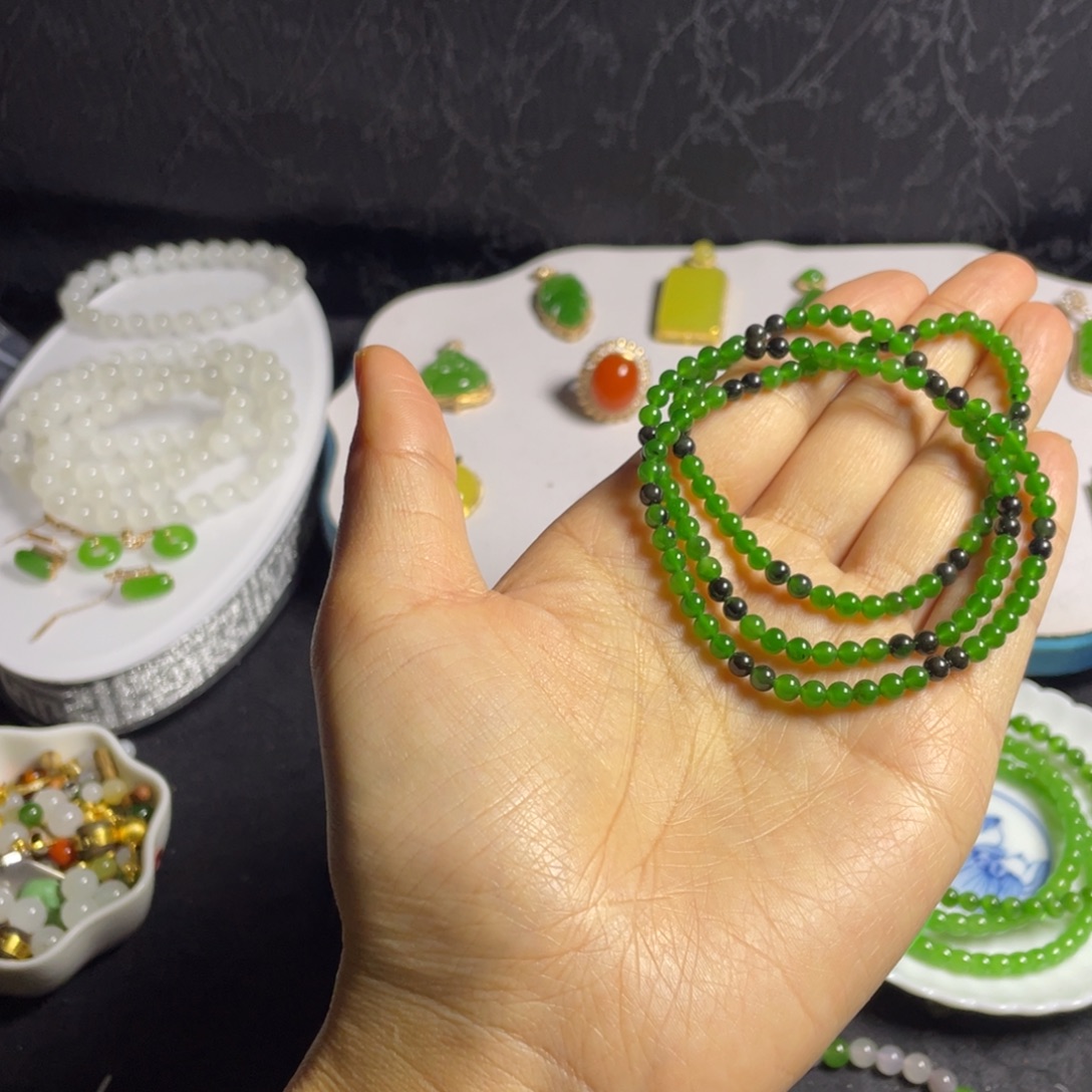 和田玉未镶嵌手串