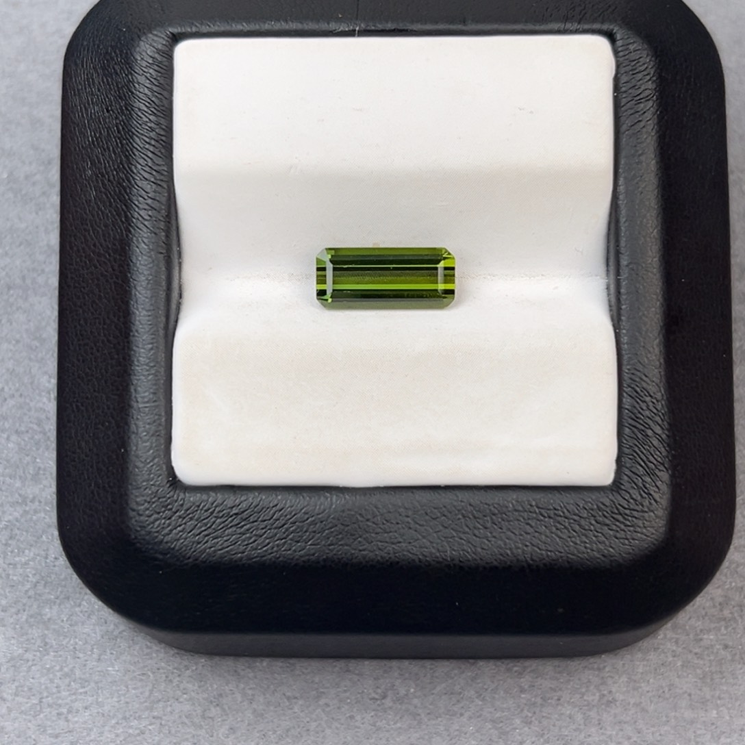 碧玺珠宝半成品未镶嵌天然全净无瑕1.73CT