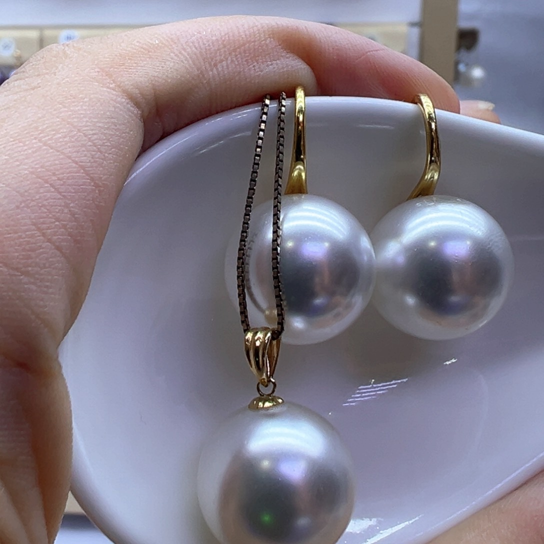 淡水珍珠18K金镶嵌吊坠(赠链)