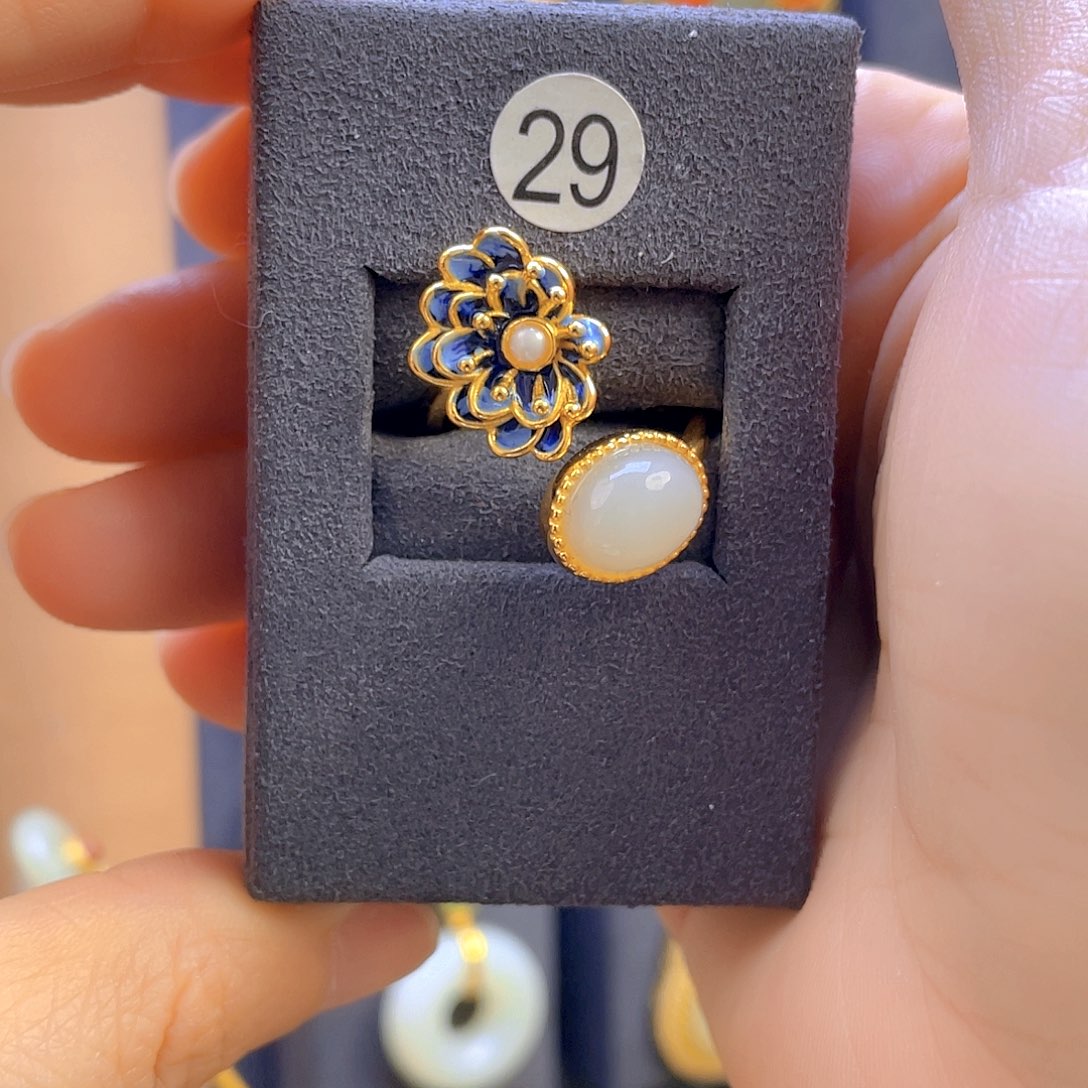 和田玉戒指银S925镀金镶嵌