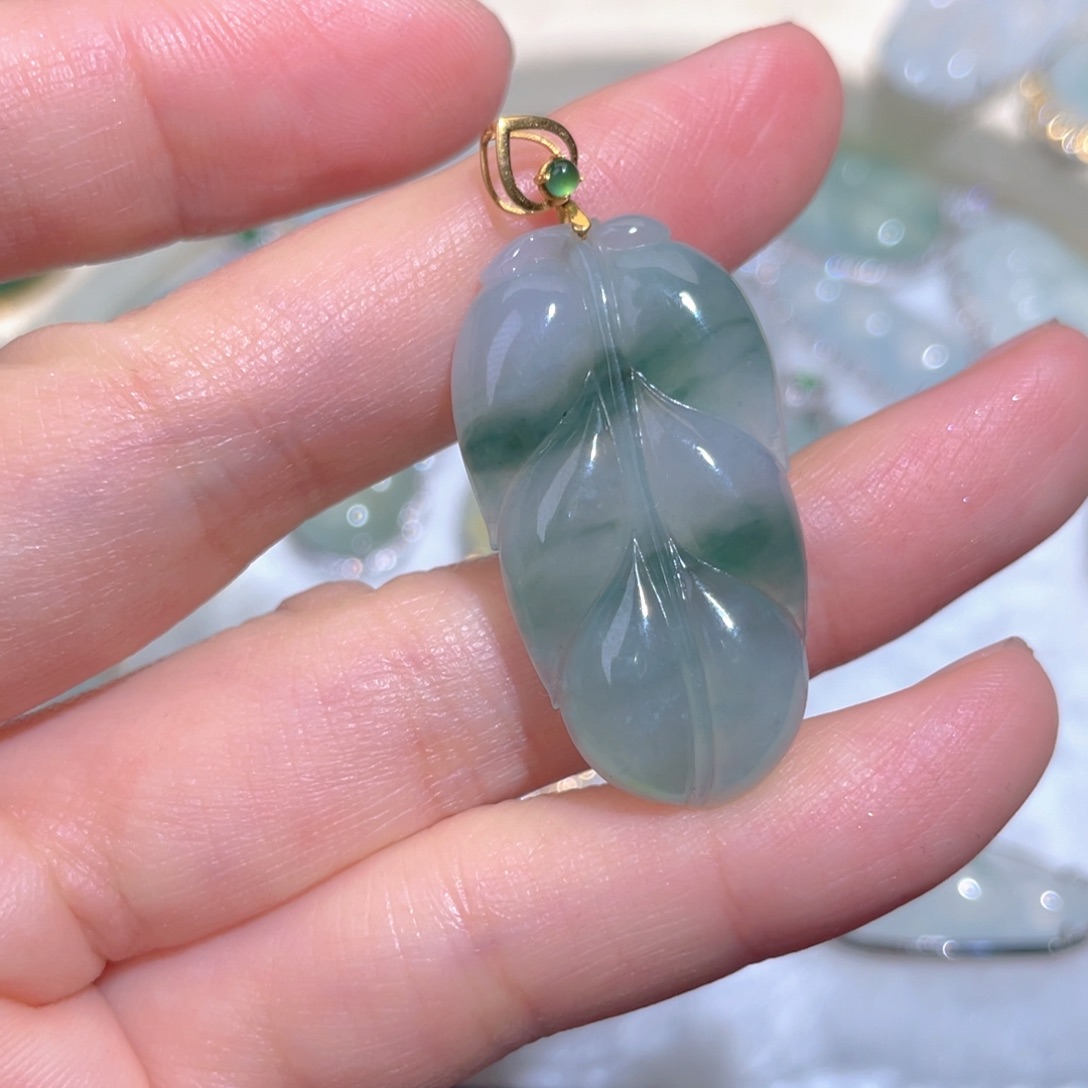 翡翠颈饰18K金镶嵌翡翠