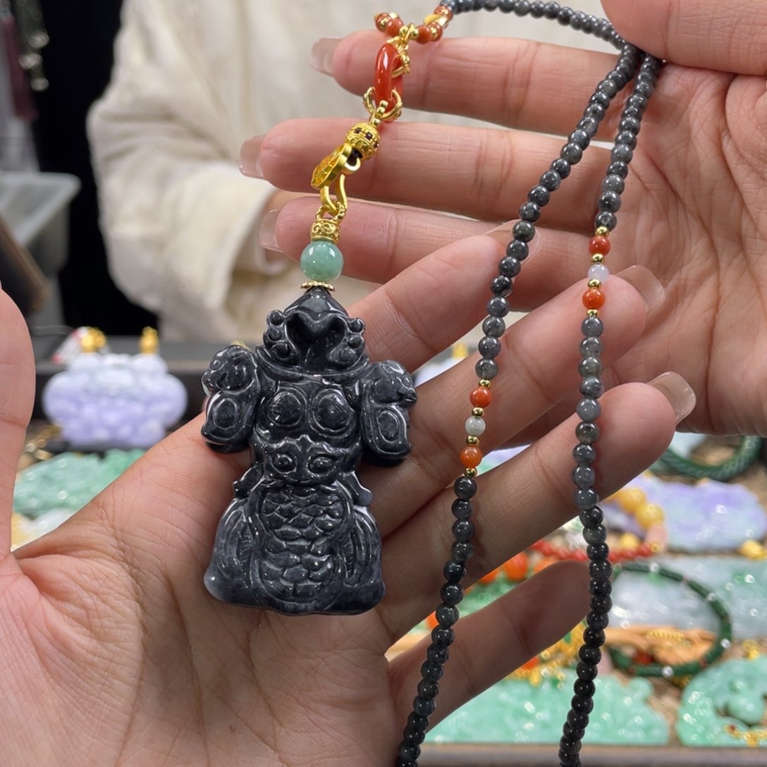 翡翠颈饰未镶嵌代编织