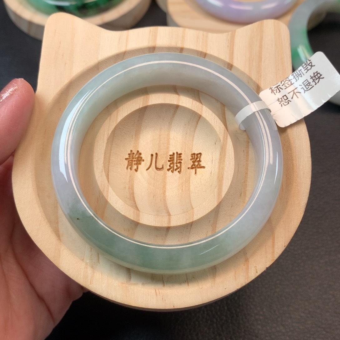 翡翠手镯未镶嵌56圈口