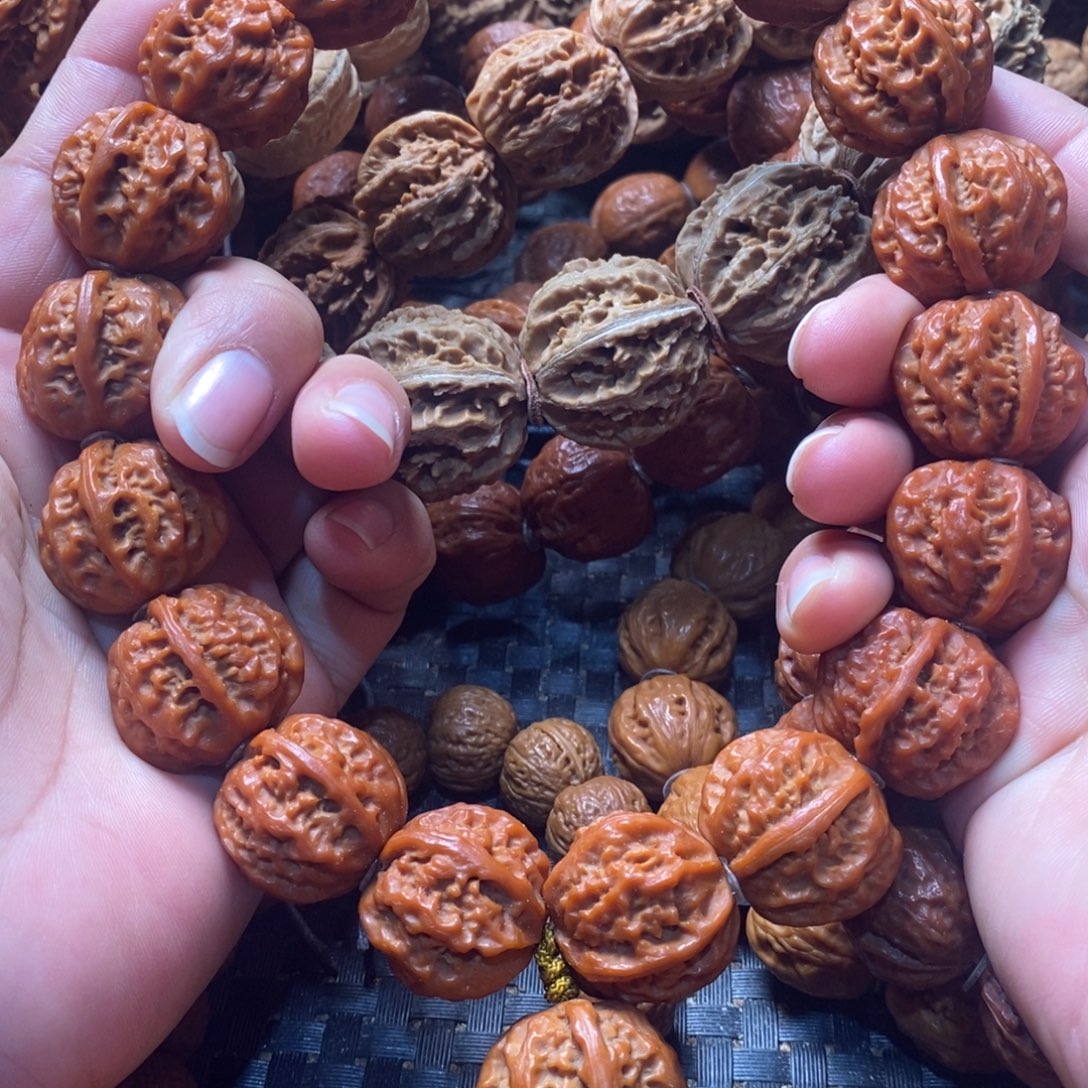 文玩核桃吊坠粗筋