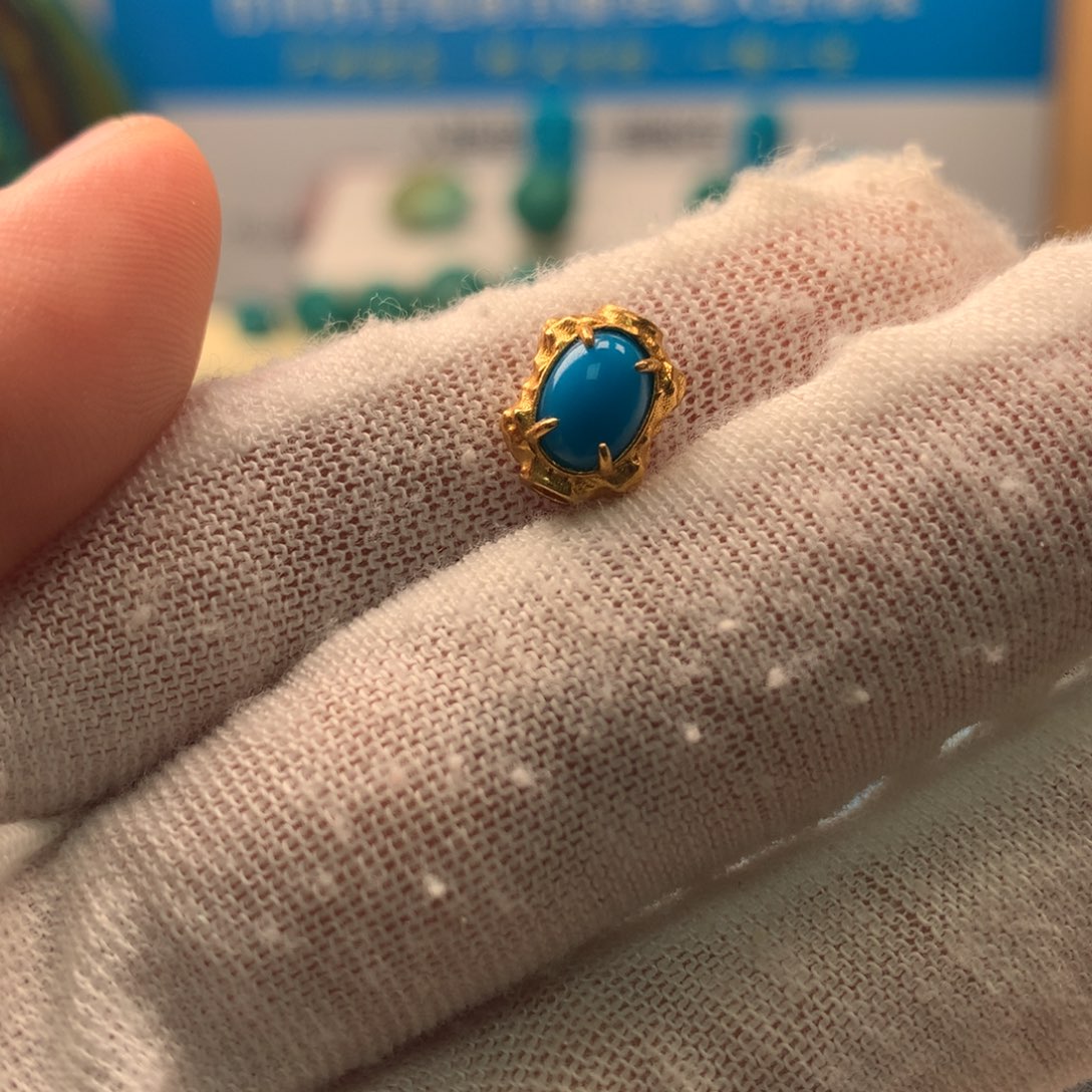 小****绿松石18K金镶嵌配饰j