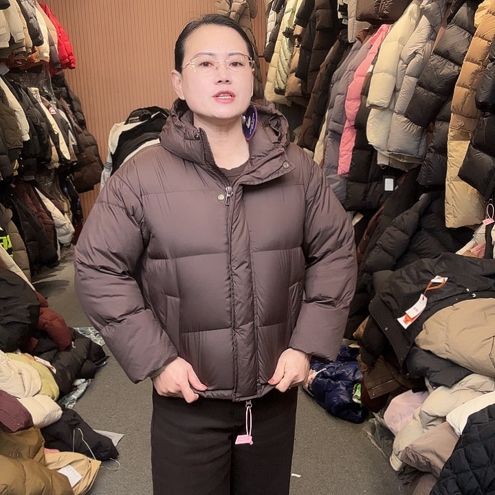 艾雨衣尚羽绒外套