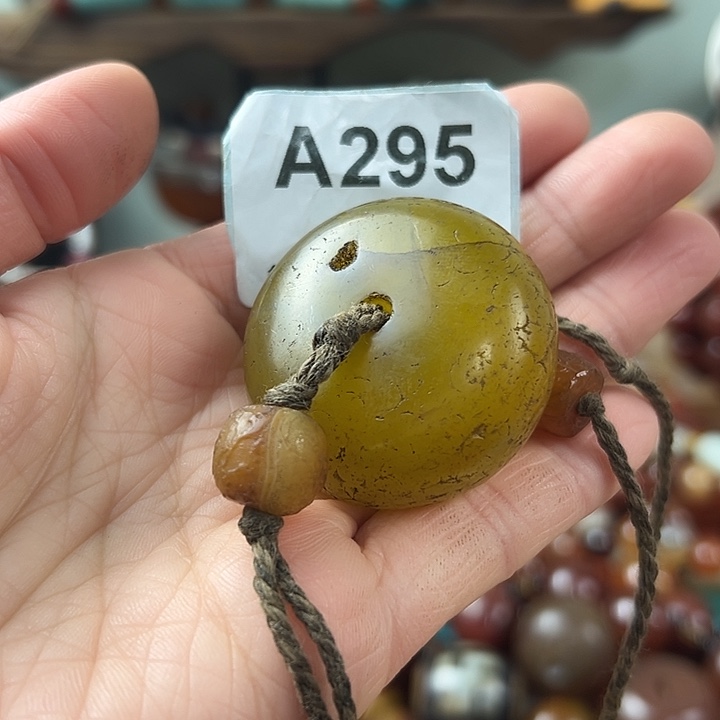 圆***宝玛瑙/玉髓未镶嵌颈饰