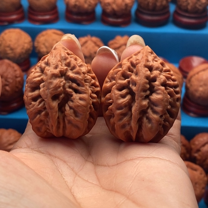 思***厚核桃精品文玩核桃手捻八爪