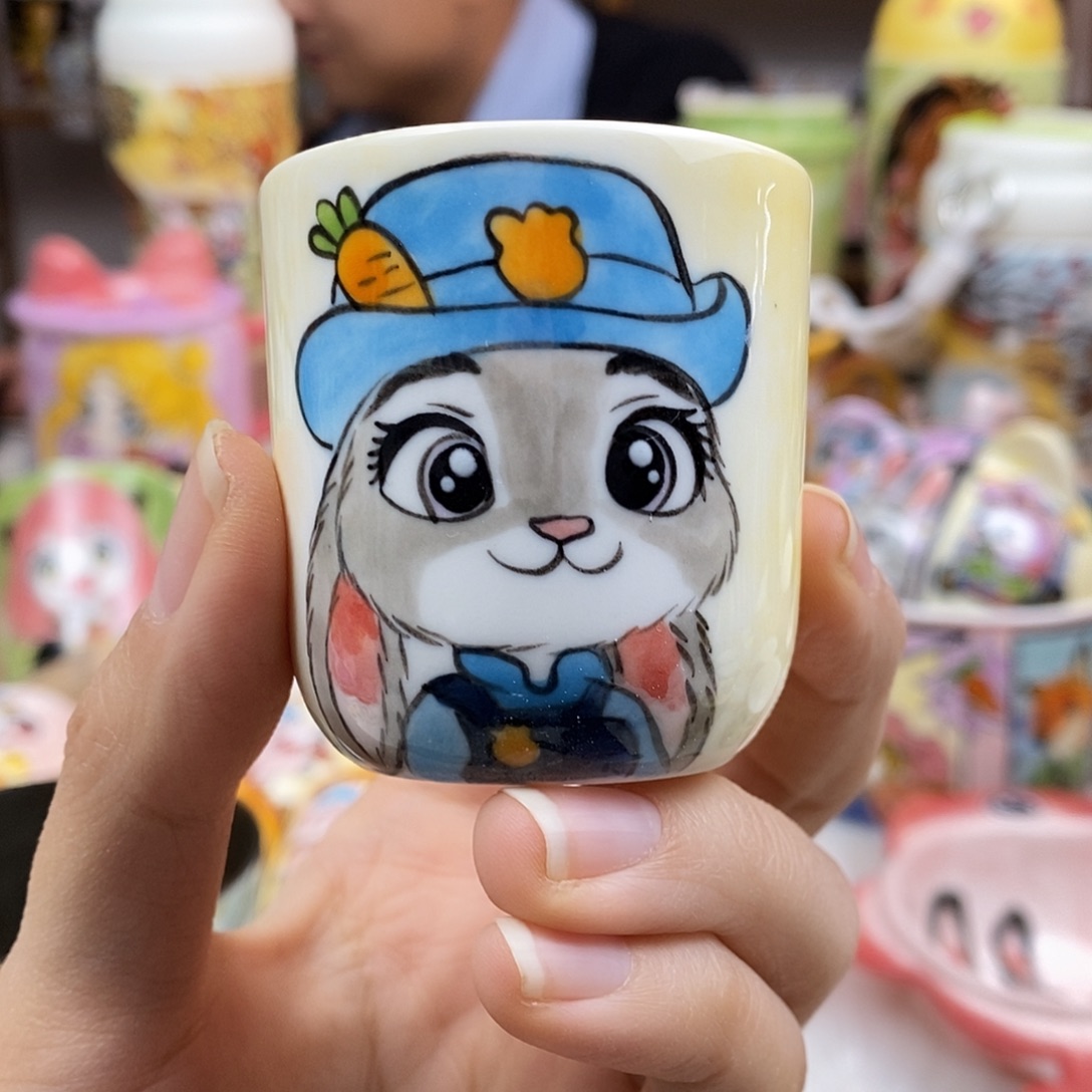 遇***°瓷片董董文创手绘陶瓷