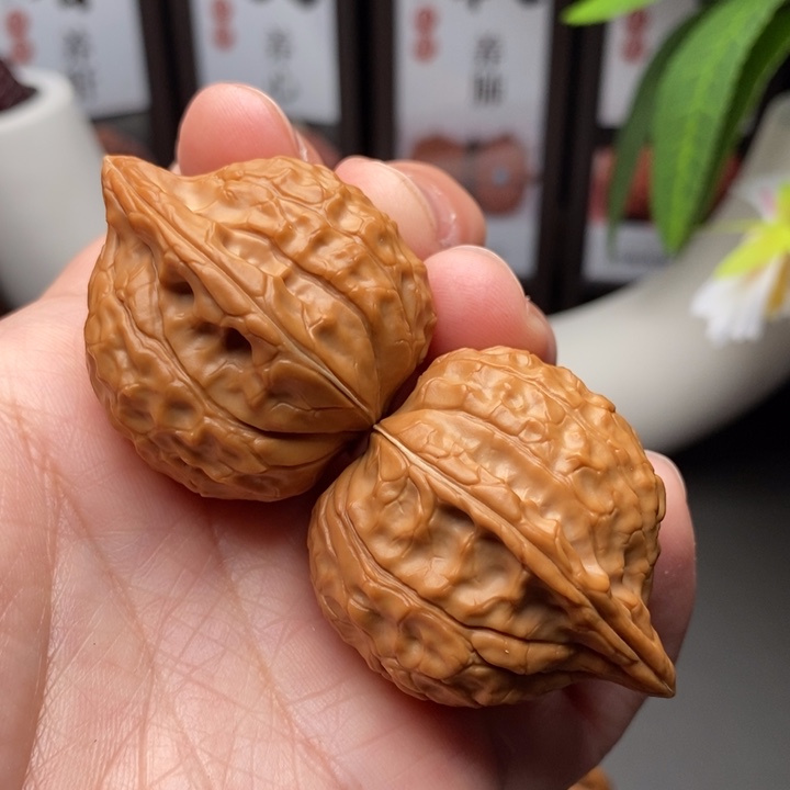 文玩核桃把件龟甲纹34.5