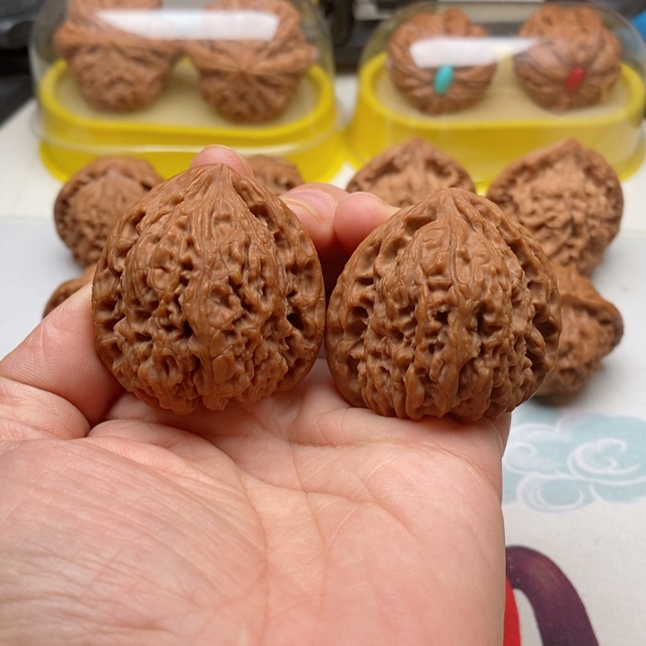 文玩核桃吊坠矿****气南疆