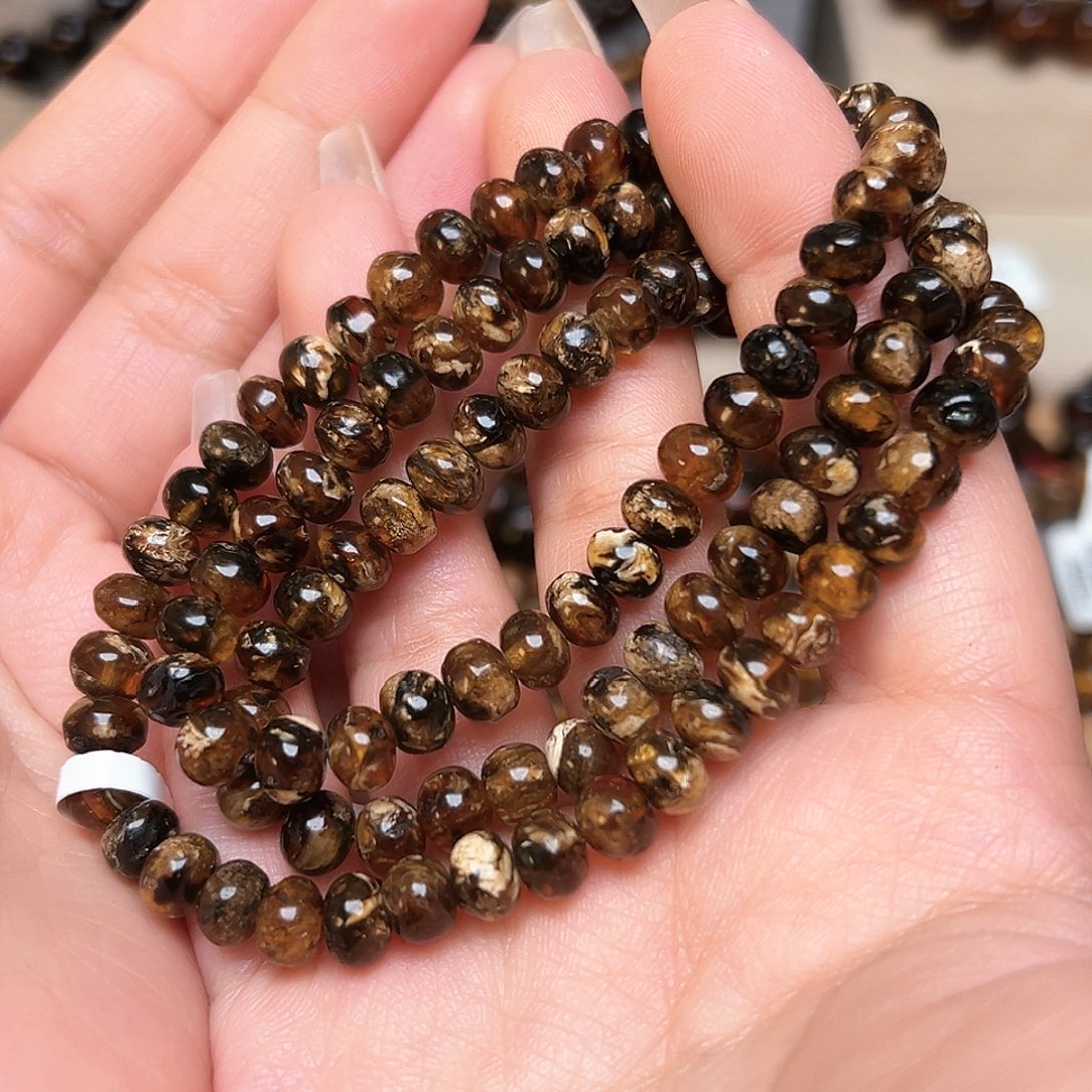 琥珀未镶嵌裸石抚顺琥珀六20690