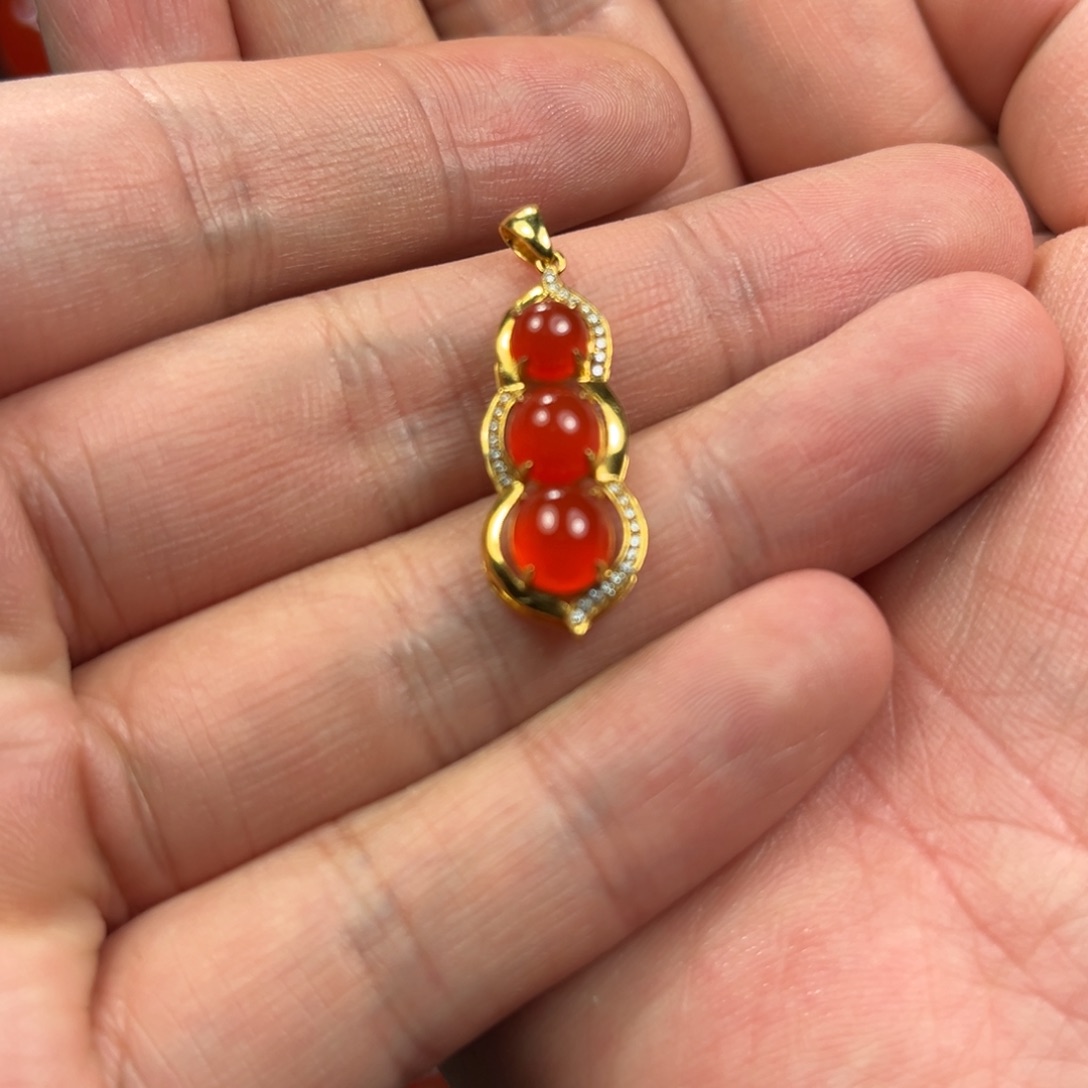 南红玛瑙福豆18K金镶嵌殊*