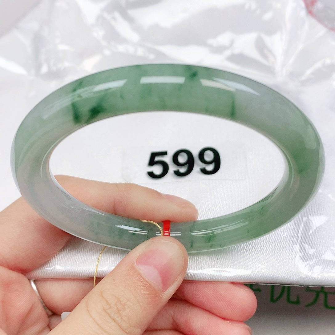 翡翠手镯未镶嵌抖音599