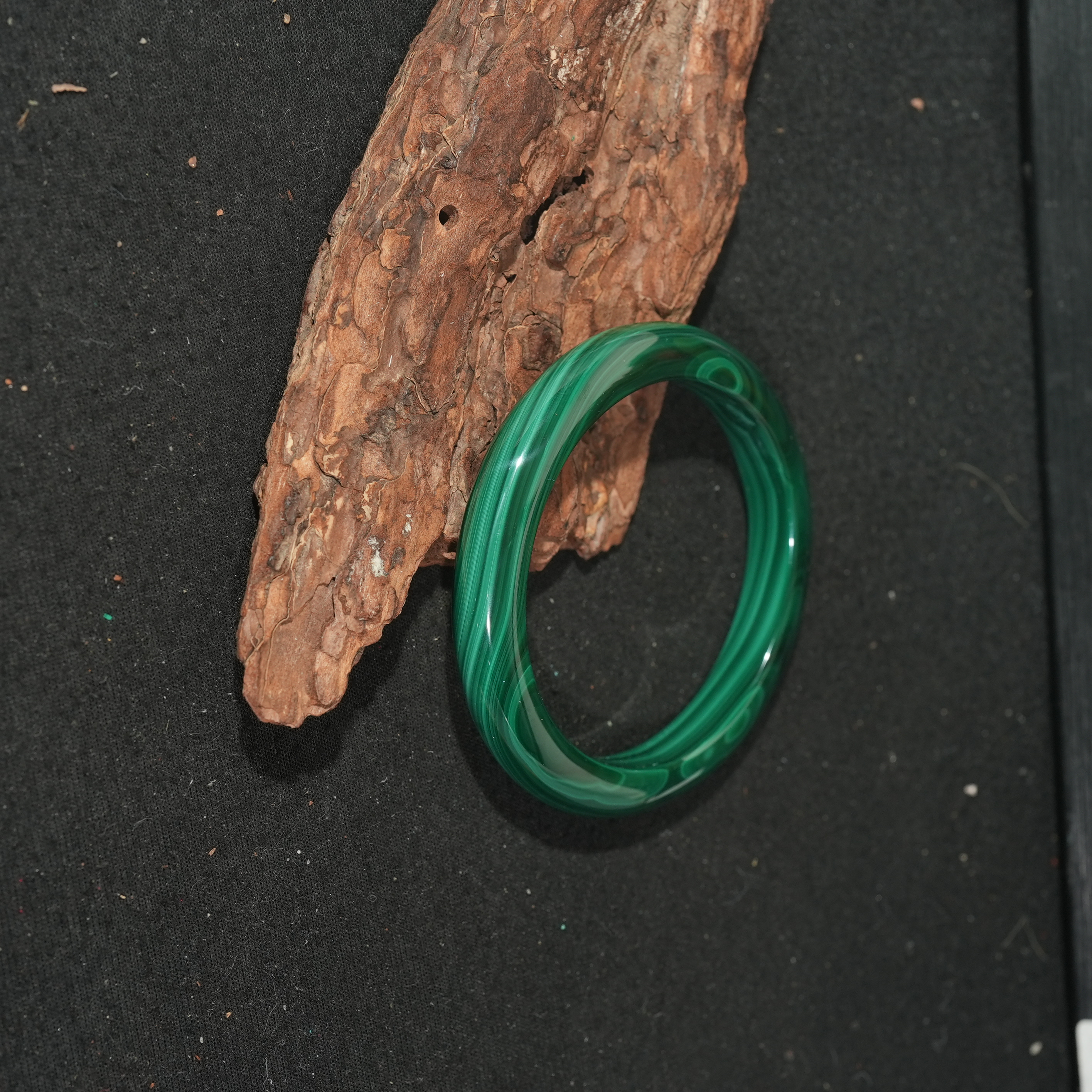 12.3香港王老板-孔雀石手镯4s209