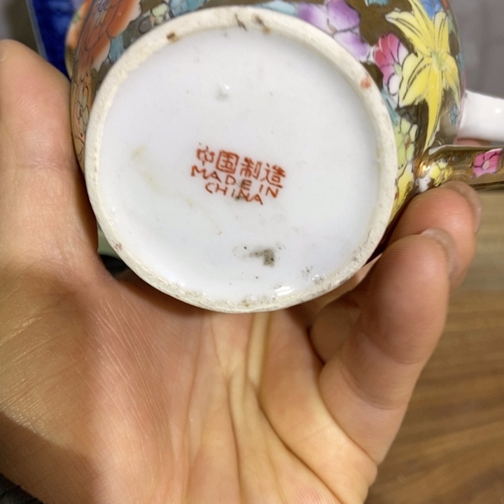 L****n陶瓷艺术品的设计