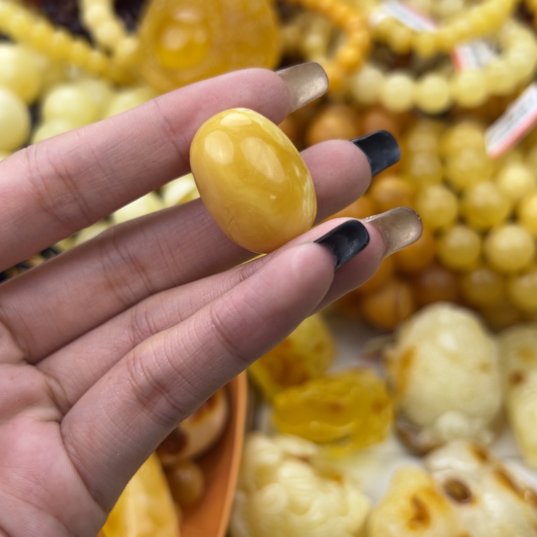 琥珀珠宝奇石未镶嵌