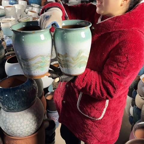 口17高23瑕疵盆子。  