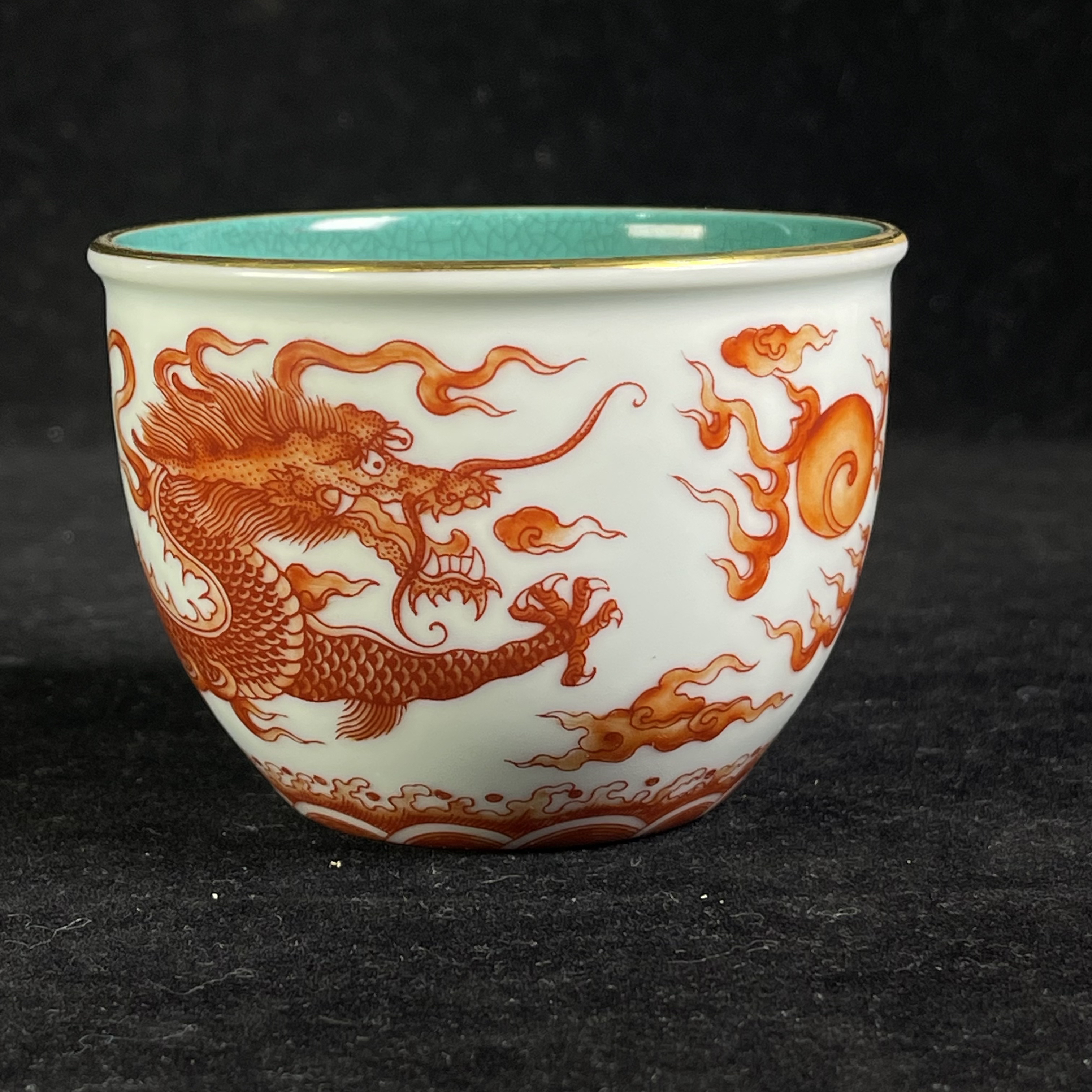 M内松石绿釉外矾红彩龙纹案头缸