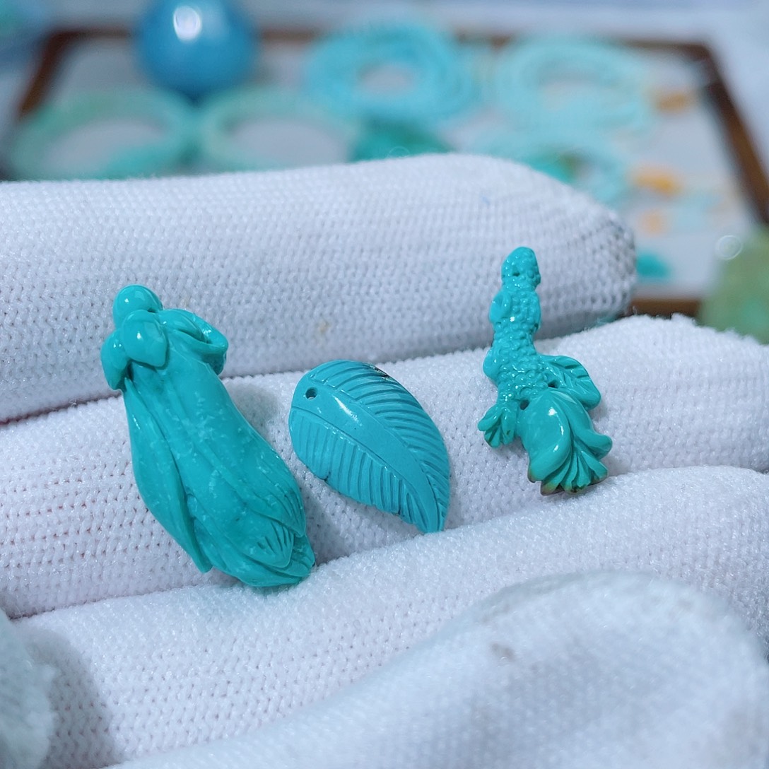 W***溜绿松石未镶嵌珠宝奇石