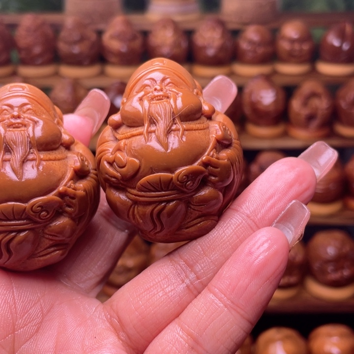 橄榄核把件青***爷橄榄雕刻