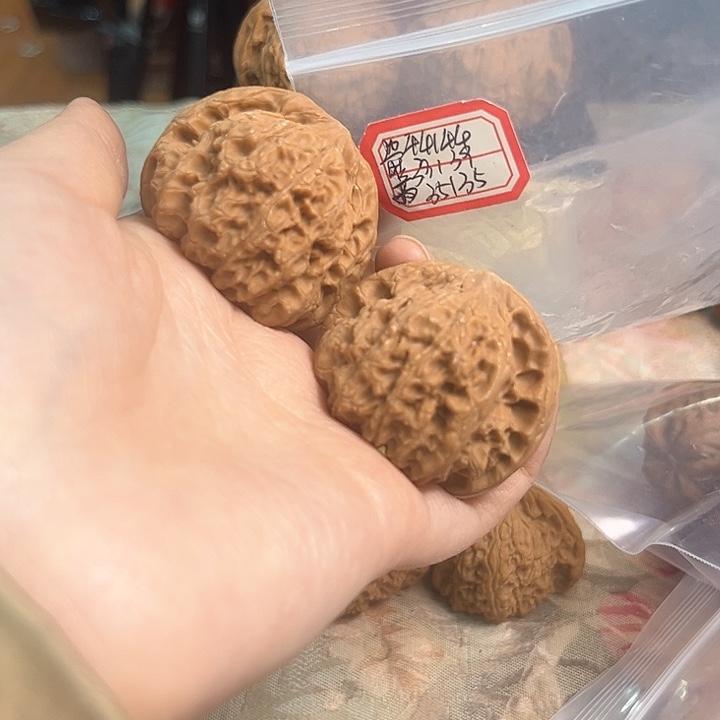 文玩核桃把件兴隆狮子头