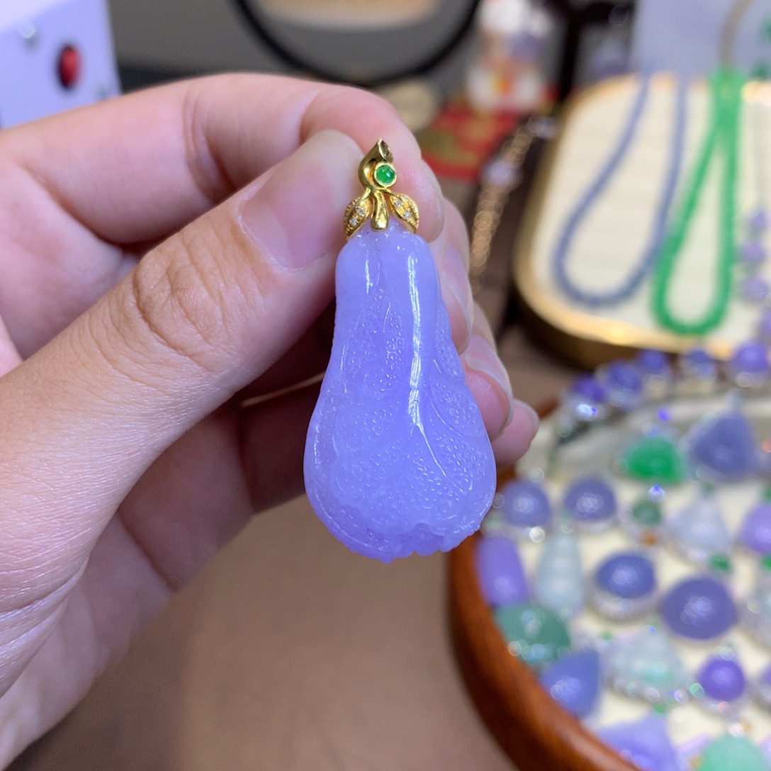 翡翠18K金镶嵌颈饰翡翠