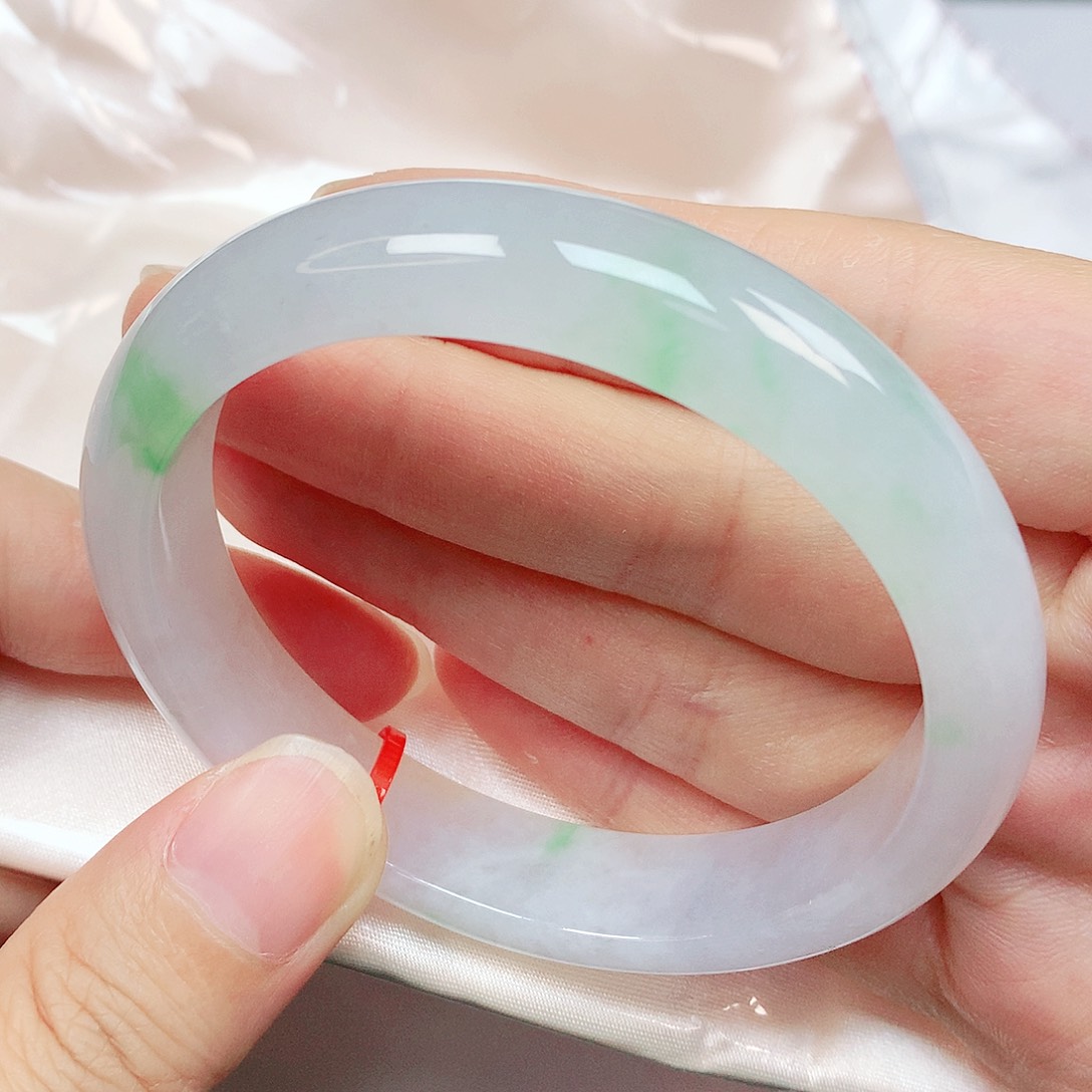 翡翠手镯未镶嵌抖音900