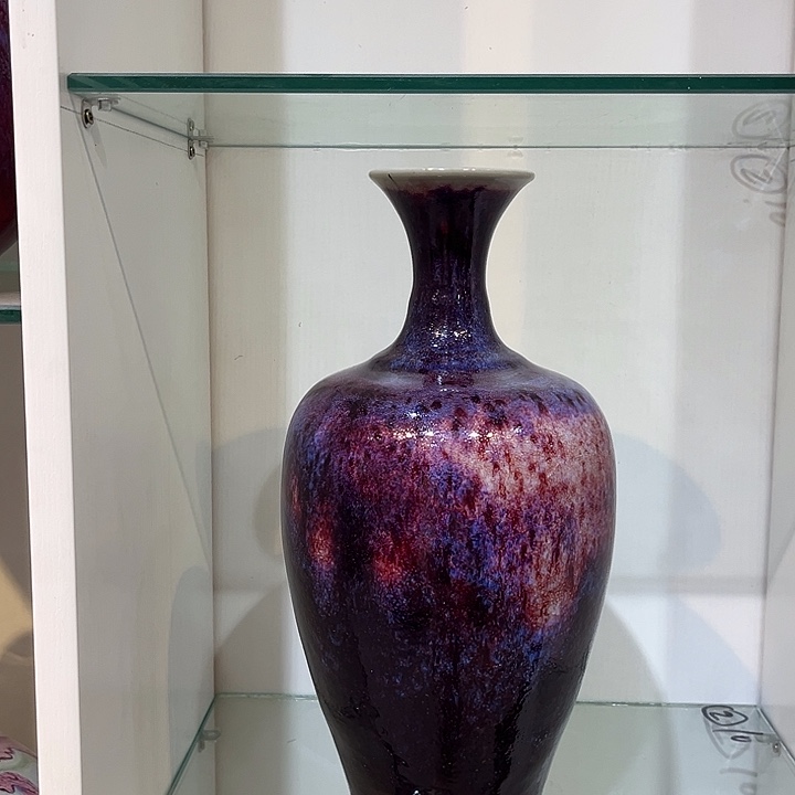 伊**尔钧瓷的制作方法和工艺都是由传统的