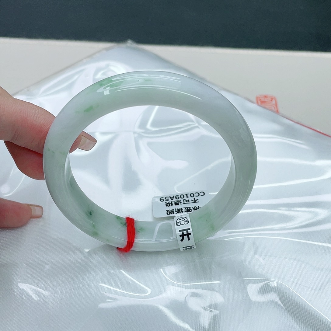 翡翠手镯未镶嵌正58