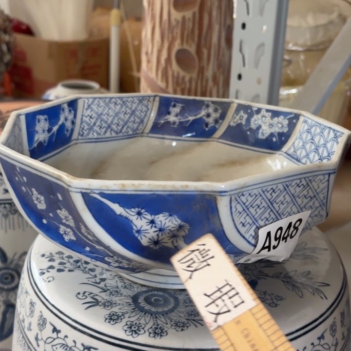 微瑕青花瓷器值得购买