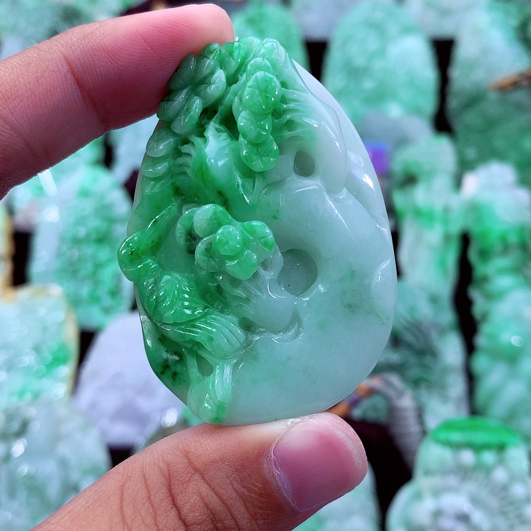 吊坠(不含链)未镶嵌翡翠