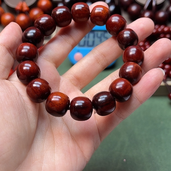 吉***宝木小叶紫檀手工艺