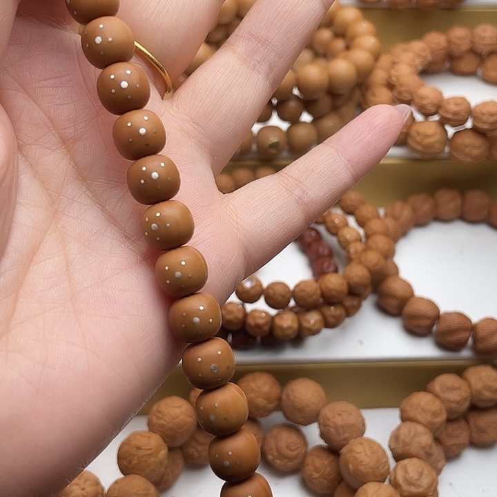 Y***-手串猴头核桃返油款8+星辰璀璨大满贯