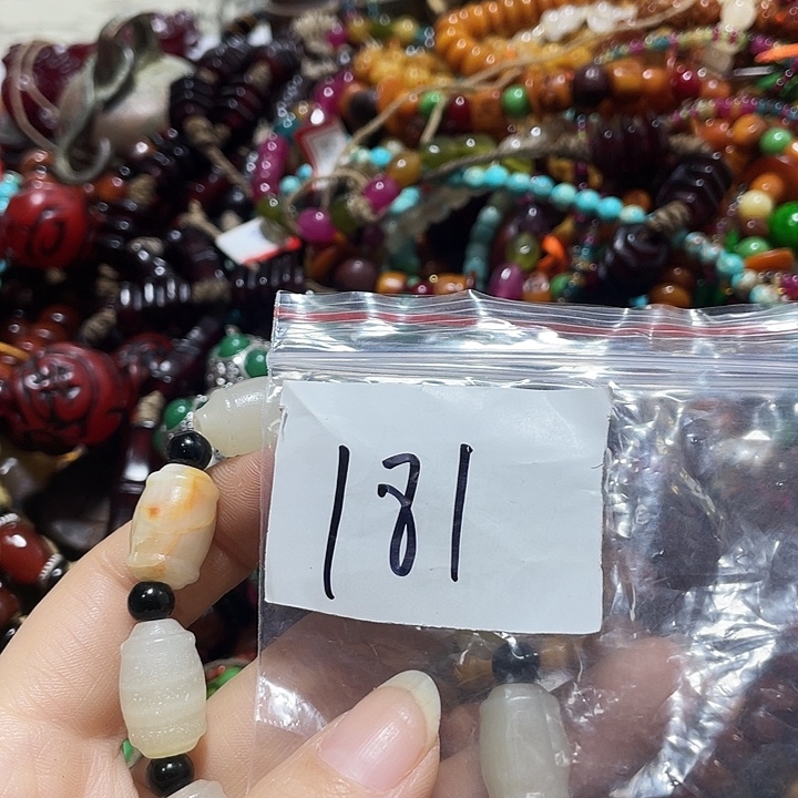 妞***琉璃/树脂/塑料类