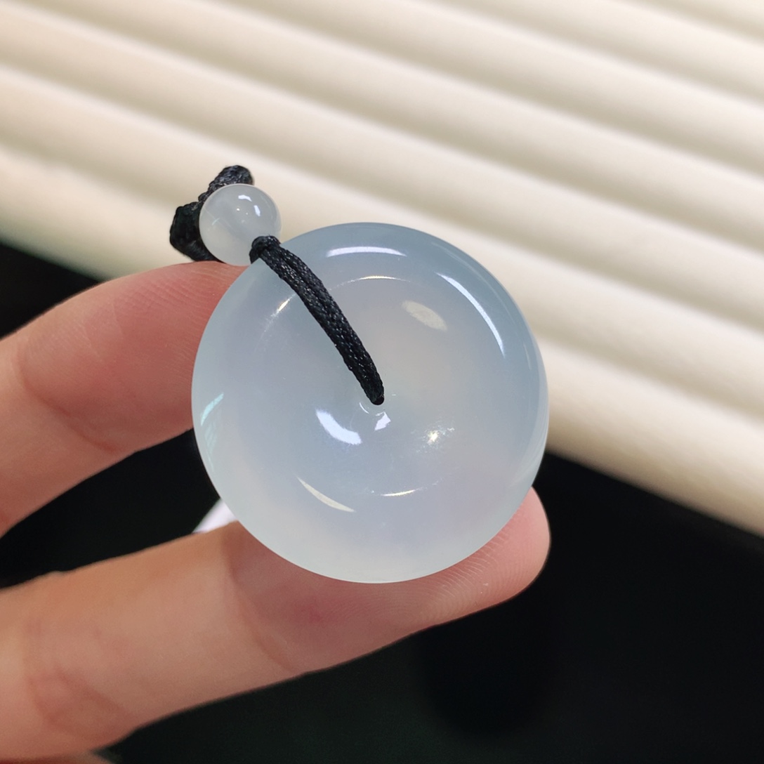 翡翠颈饰未镶嵌扣子