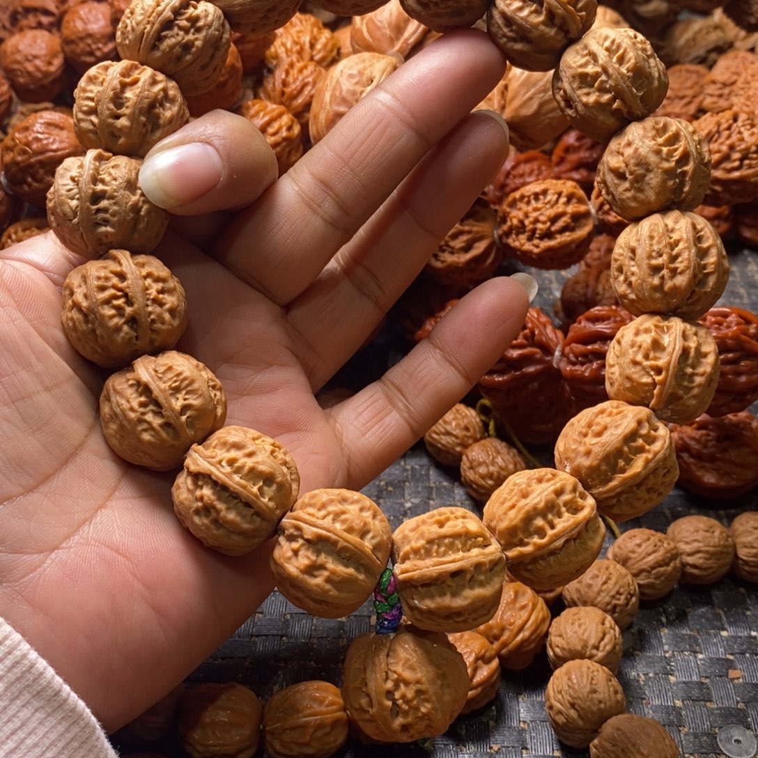 Z***k文玩核桃吊坠京八棱