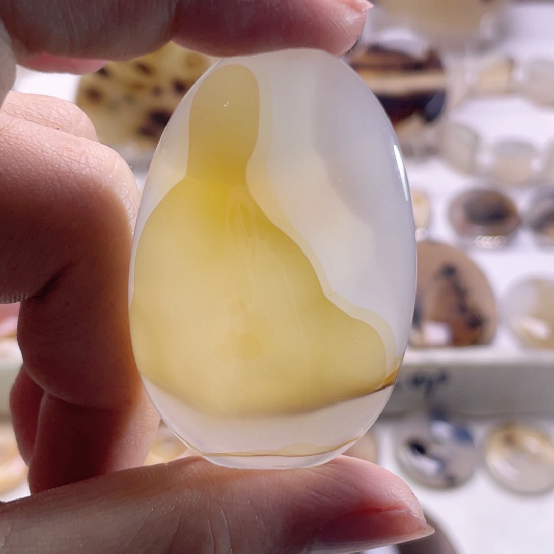 玛瑙/玉髓未镶嵌珠宝奇石