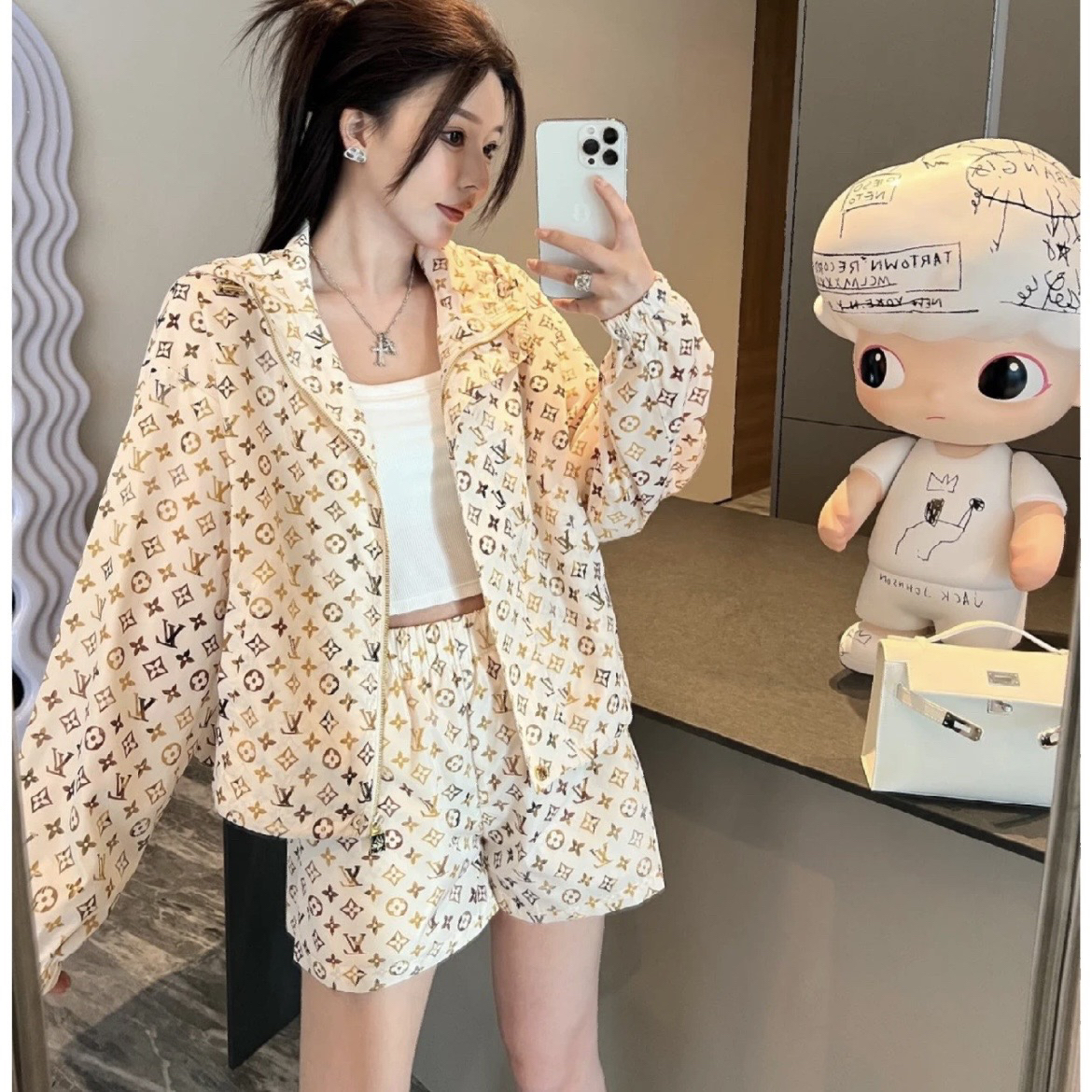 未使用 LouisVuitton/路易威登 A100659/三花满印杏色短裤/34码