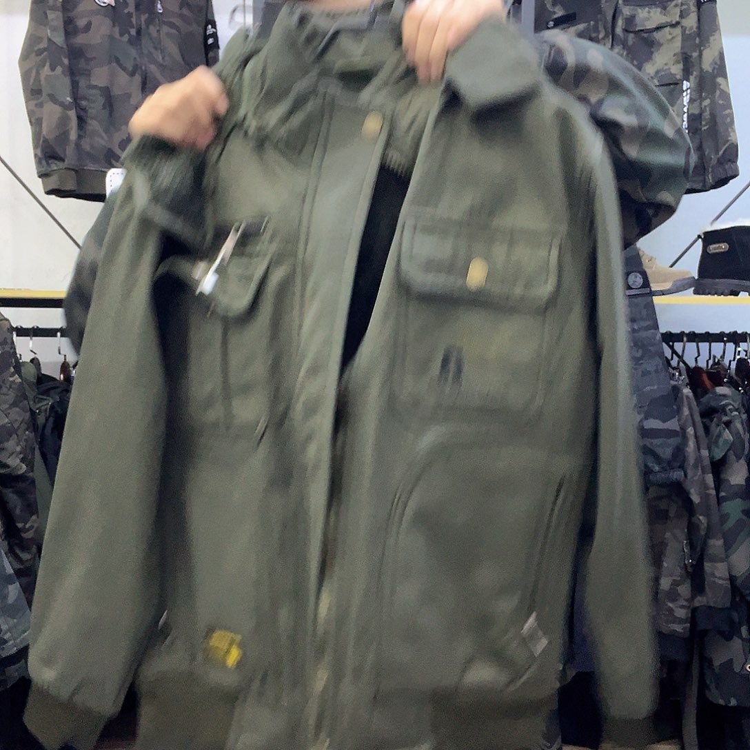 军绿色套装110斤左右的