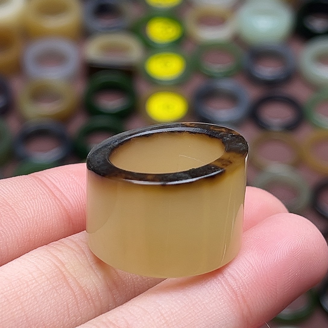 和田玉未镶嵌戒指17.5炭烤虎皮