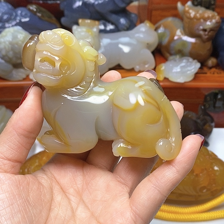 玛瑙/玉髓手把未镶嵌老****。