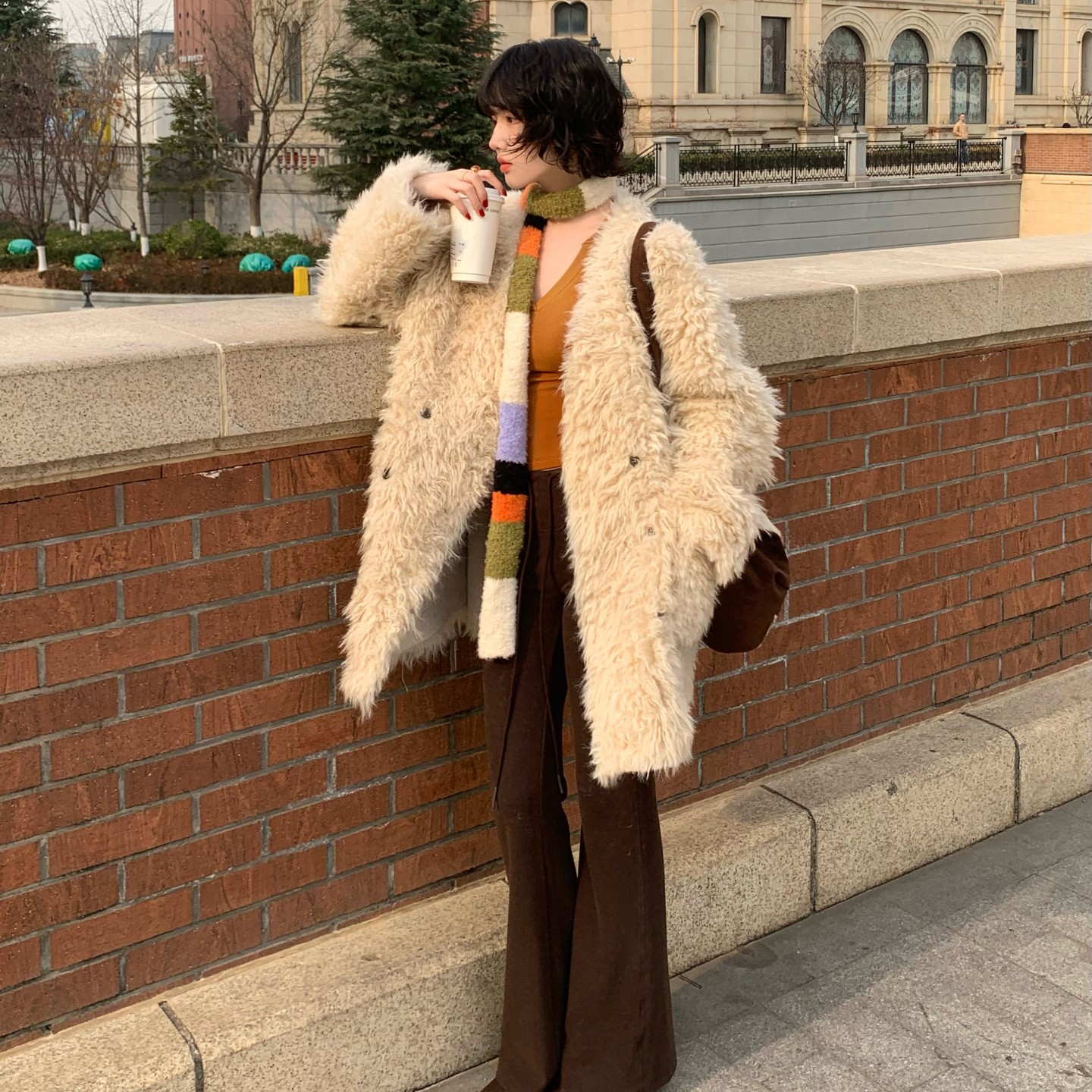 酒午12/8 20点 新品95折优雅复古高腰显瘦咖色微喇休闲裤KLF4358